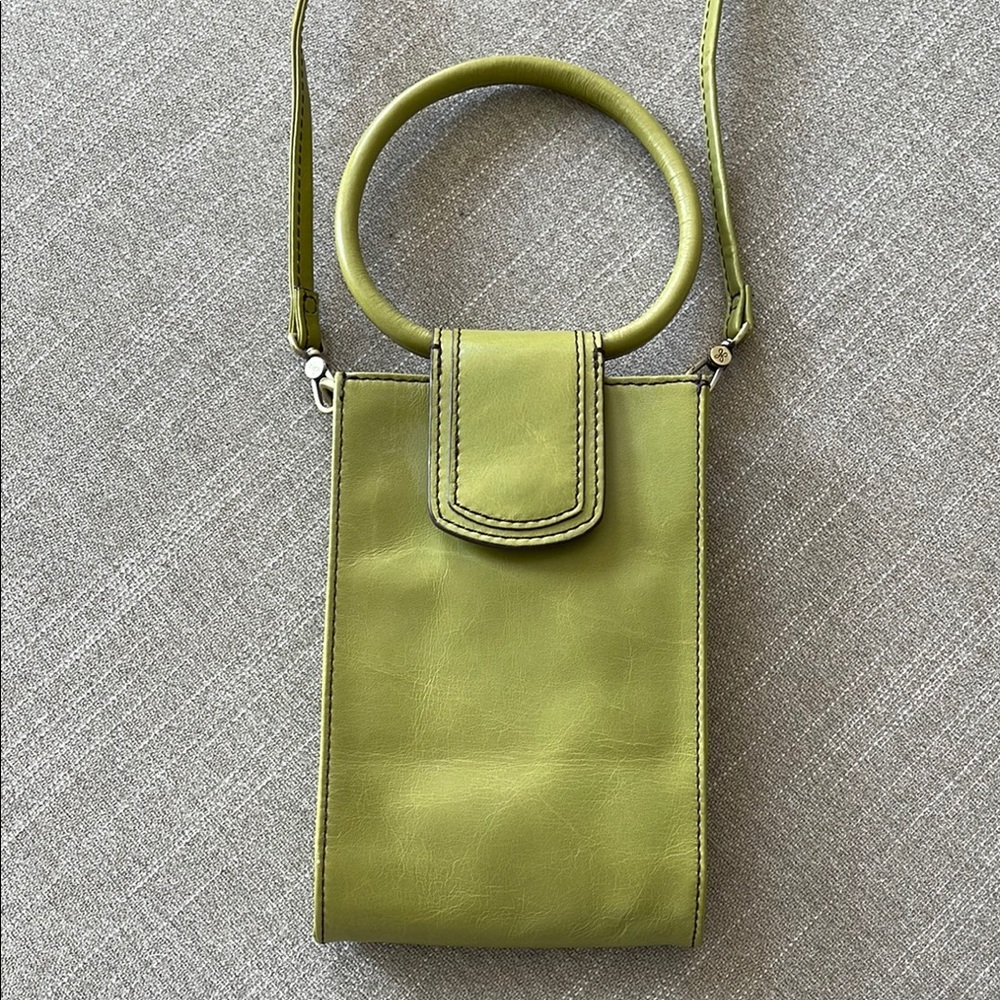 Hobo Sheila Phone Crossbody
